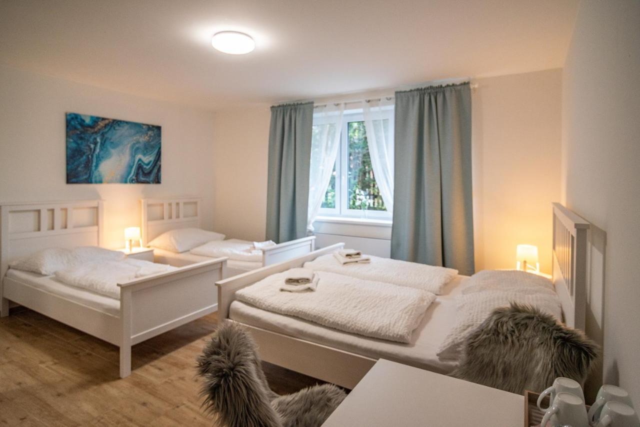 Mikulov - Inn - Hotel S Vinnym Sklepem Venuse Екстер'єр фото