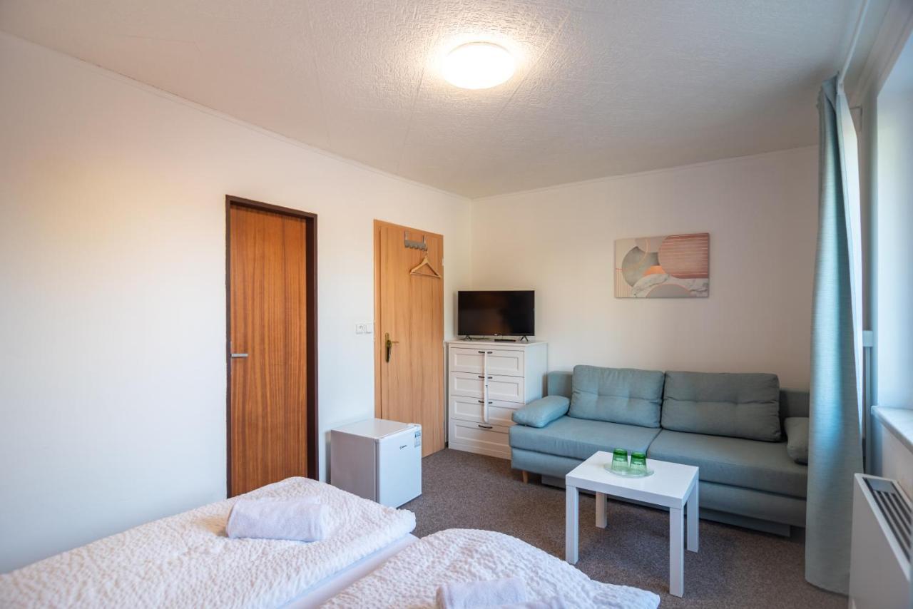Mikulov - Inn - Hotel S Vinnym Sklepem Venuse Екстер'єр фото